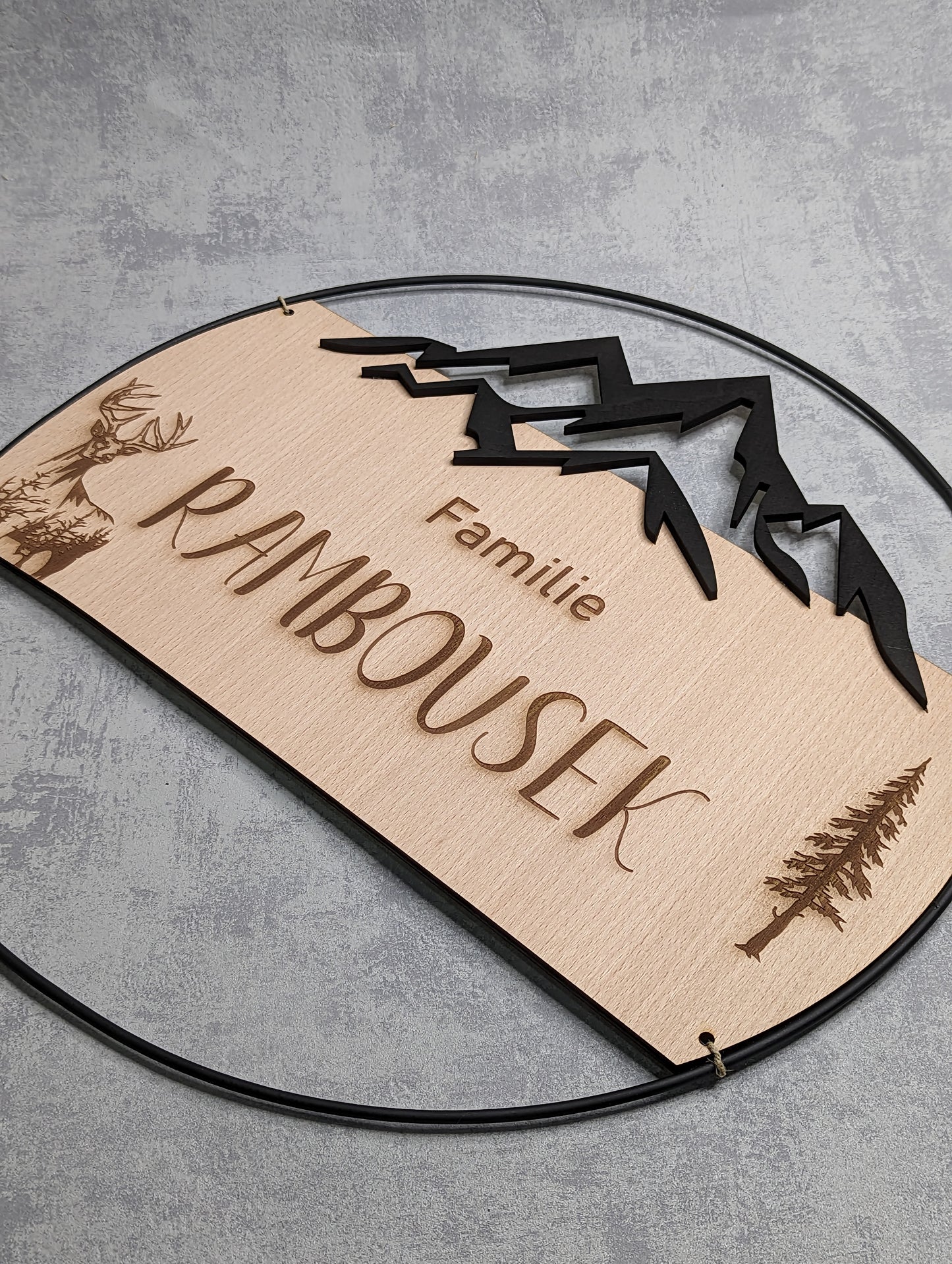 Familien-Wanddeko Holzschild mit Bergmotiv - Die Bildschneiderei