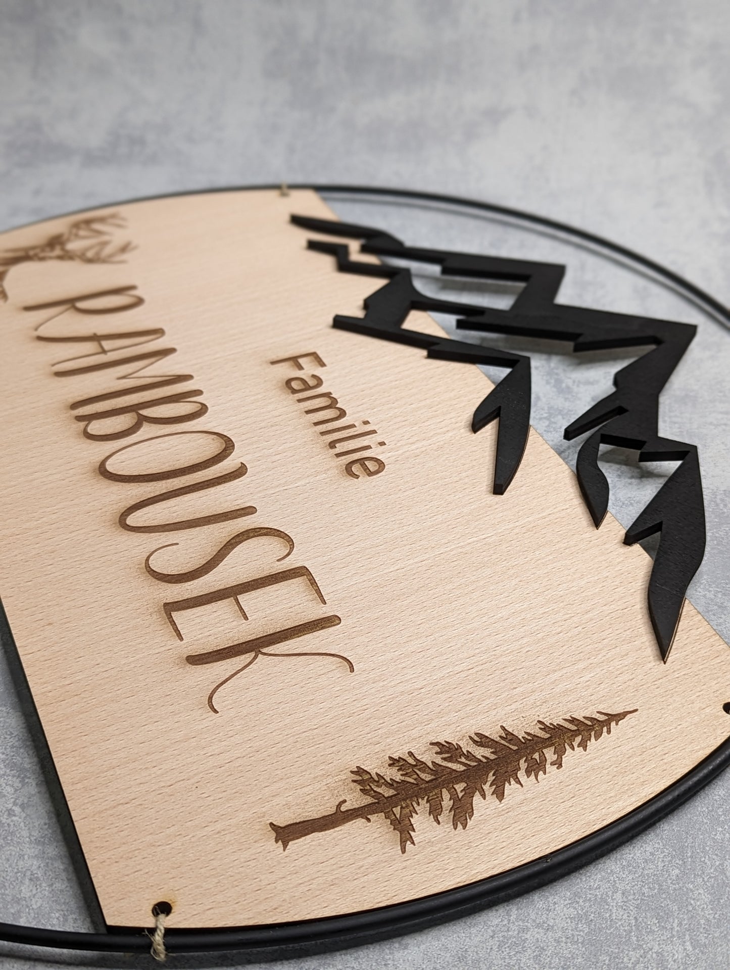 Familien-Wanddeko Holzschild mit Bergmotiv - Die Bildschneiderei