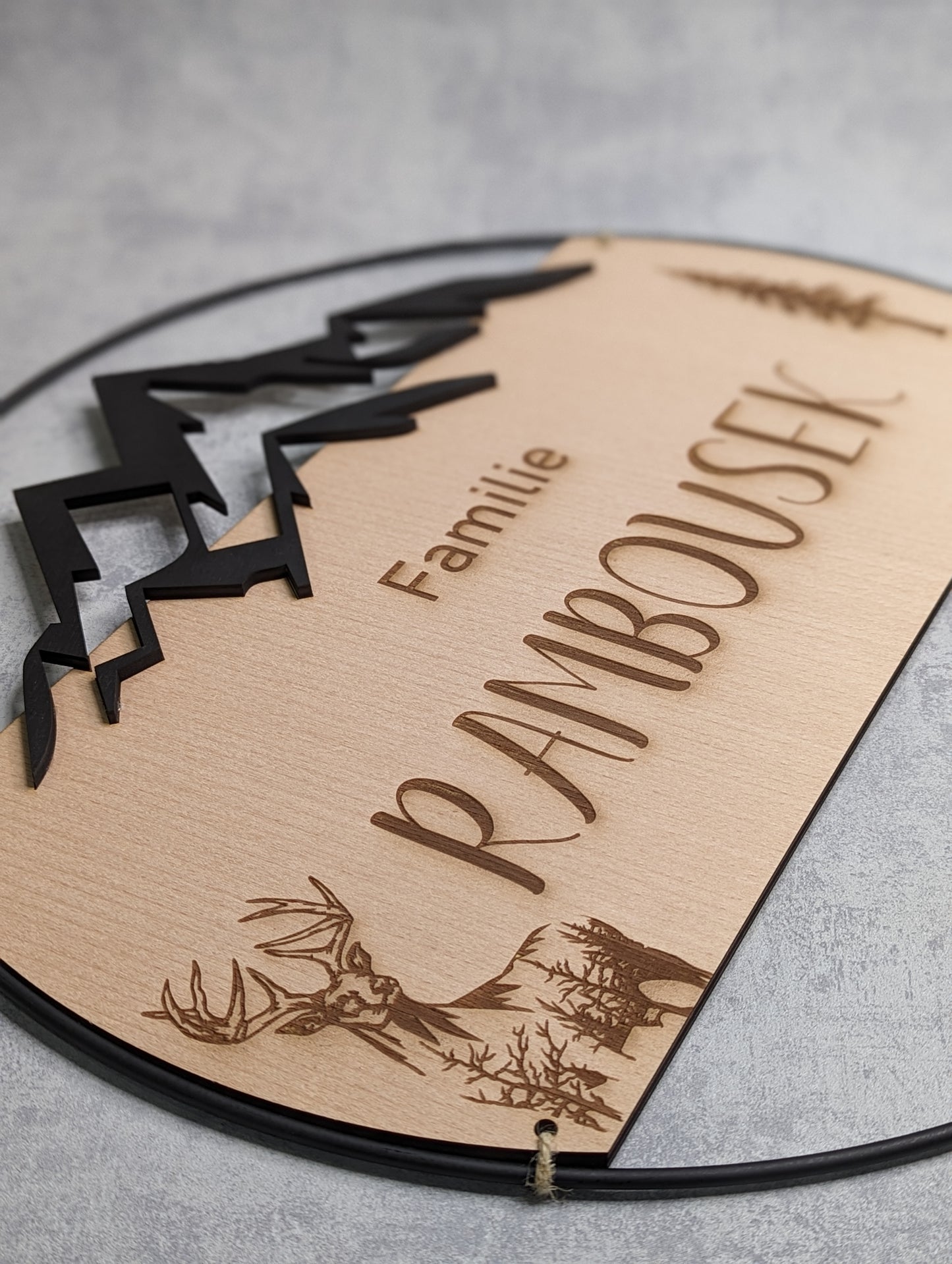 Familien-Wanddeko Holzschild mit Bergmotiv - Die Bildschneiderei