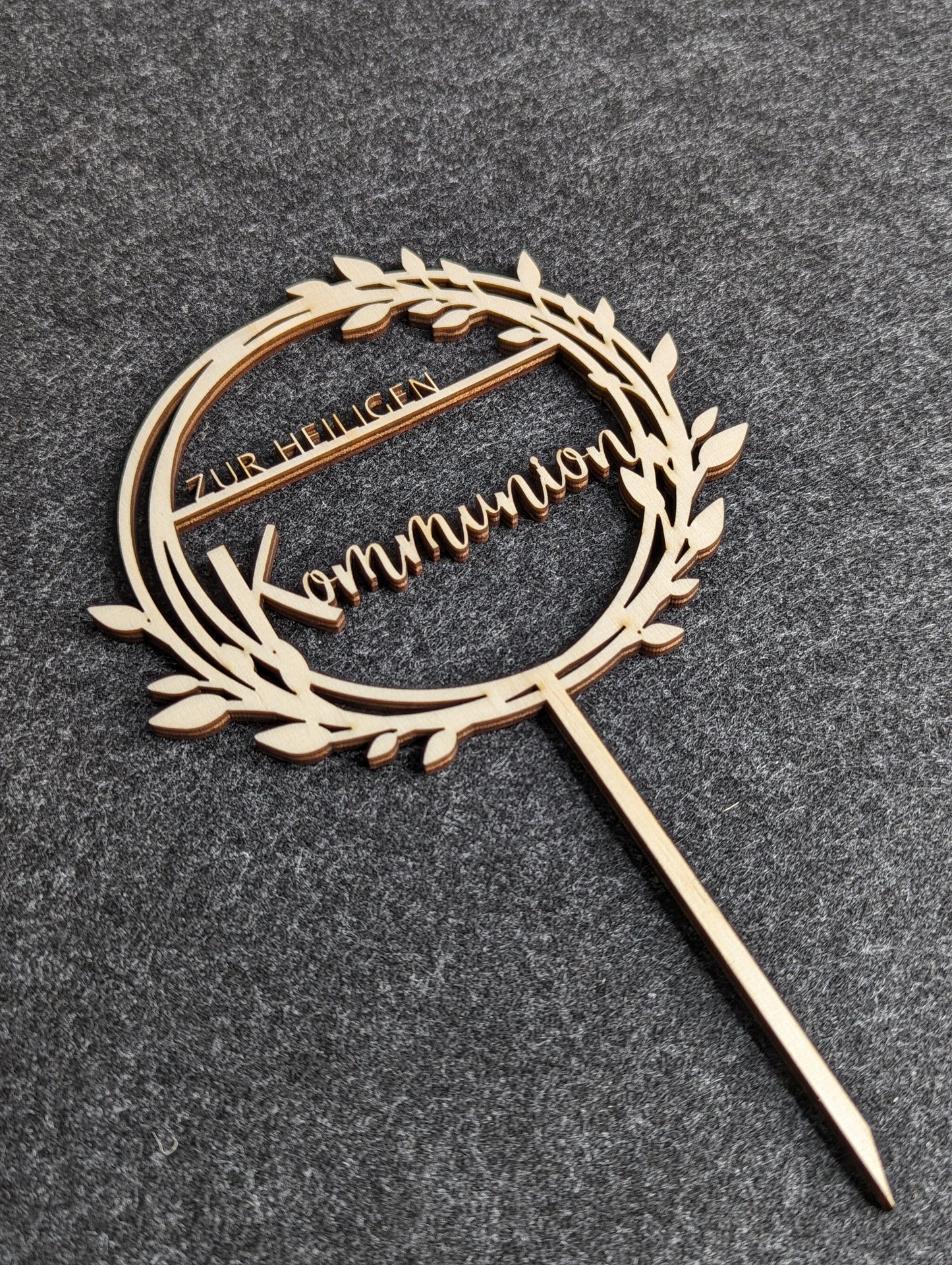 Personalisierter Caketopper 'Zur Heiligen Kommunion' Ø12,5cm Pappelsperrholz - Die Bildschneiderei