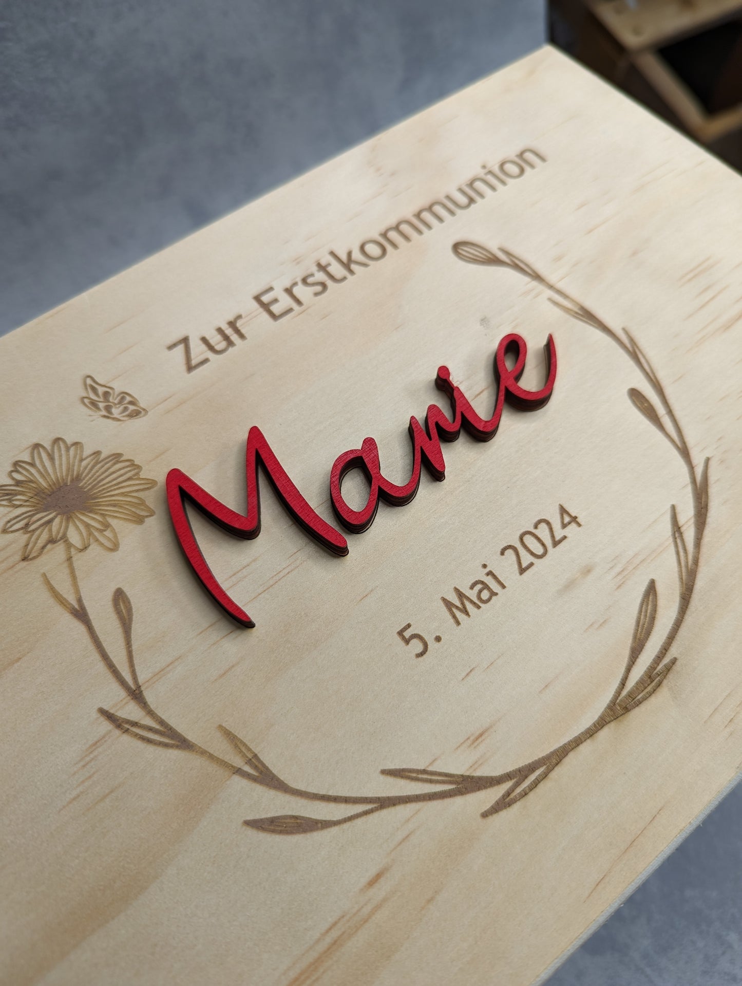 Personalisierte Erinnerungsbox zur Erstkommunion