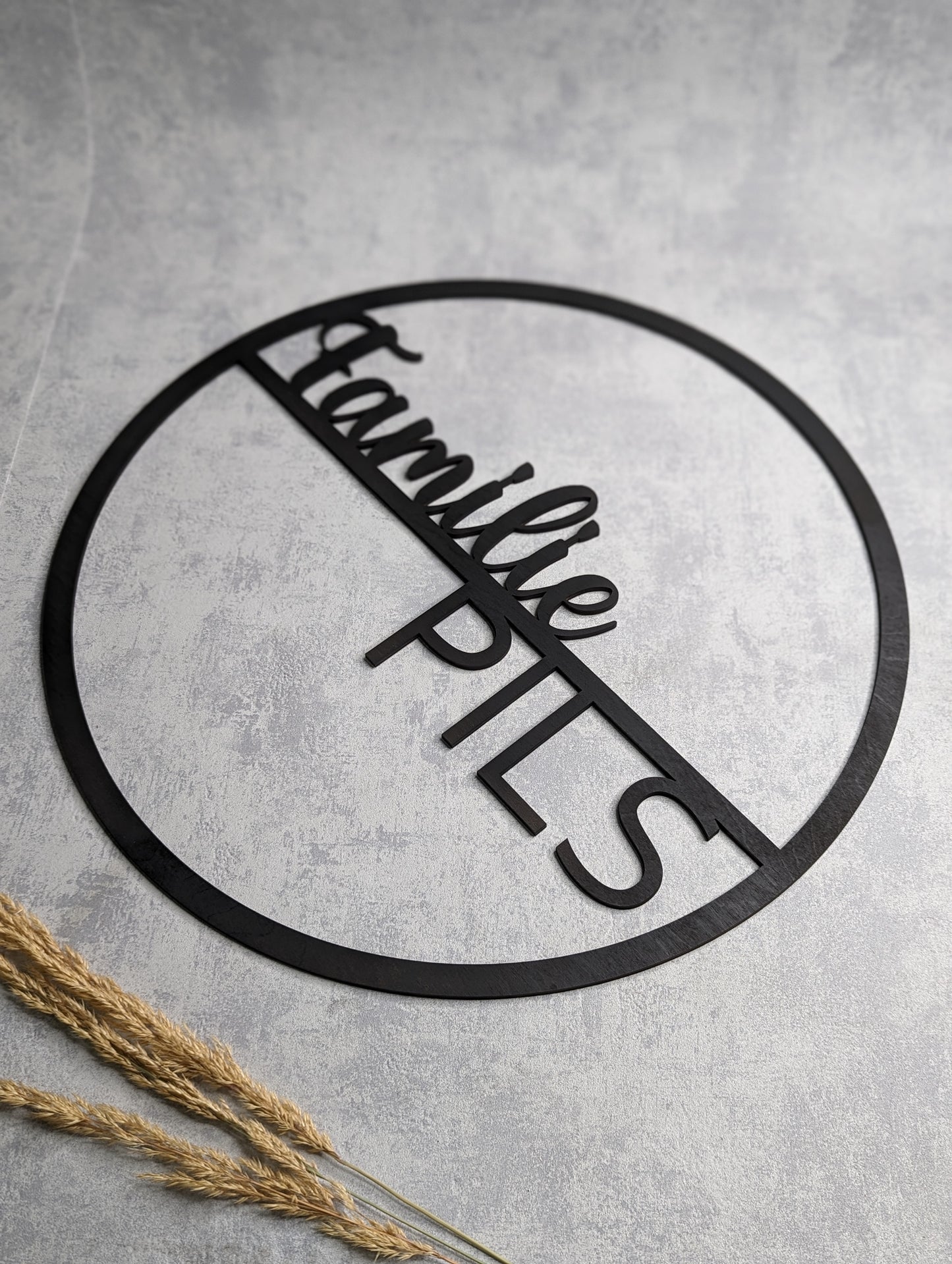Personalisierter Familienname aus Holz – Kreis-Wandschild