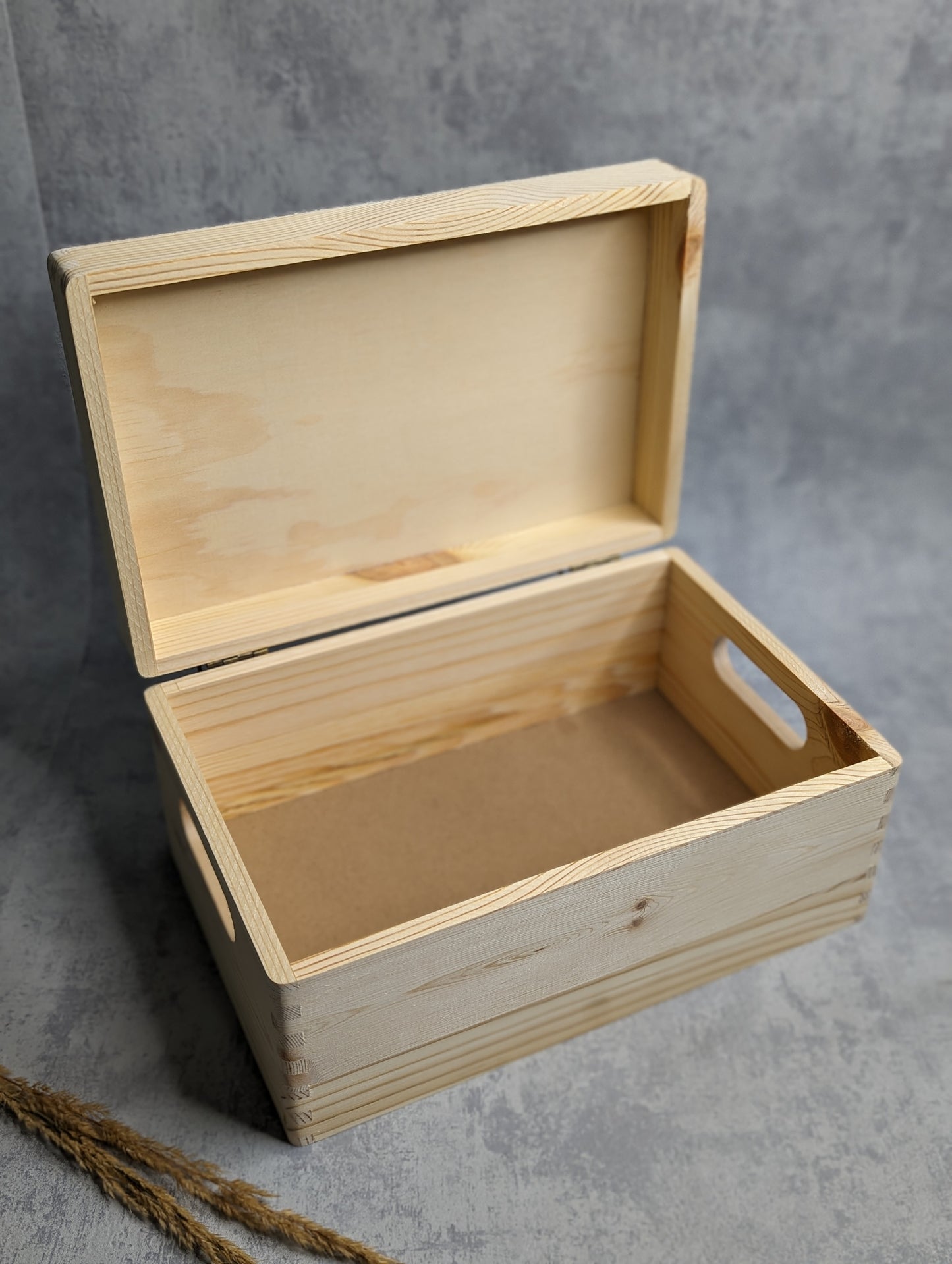 Personalisierte Erinnerungsbox – Baby-Geburt Holzkiste - Die Bildschneiderei