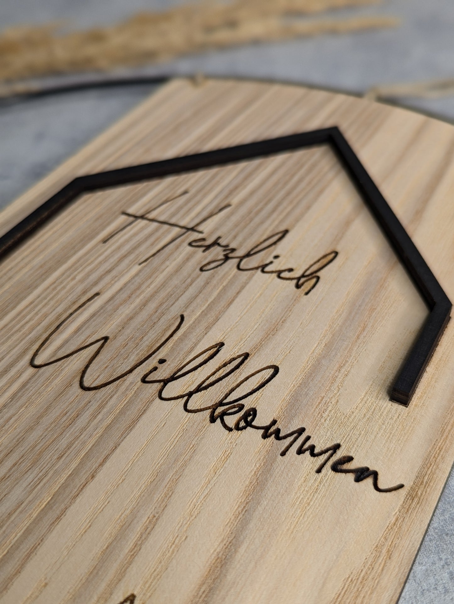 Willkommensschild aus Holz mit Stahlring (Loop 30/40cm)