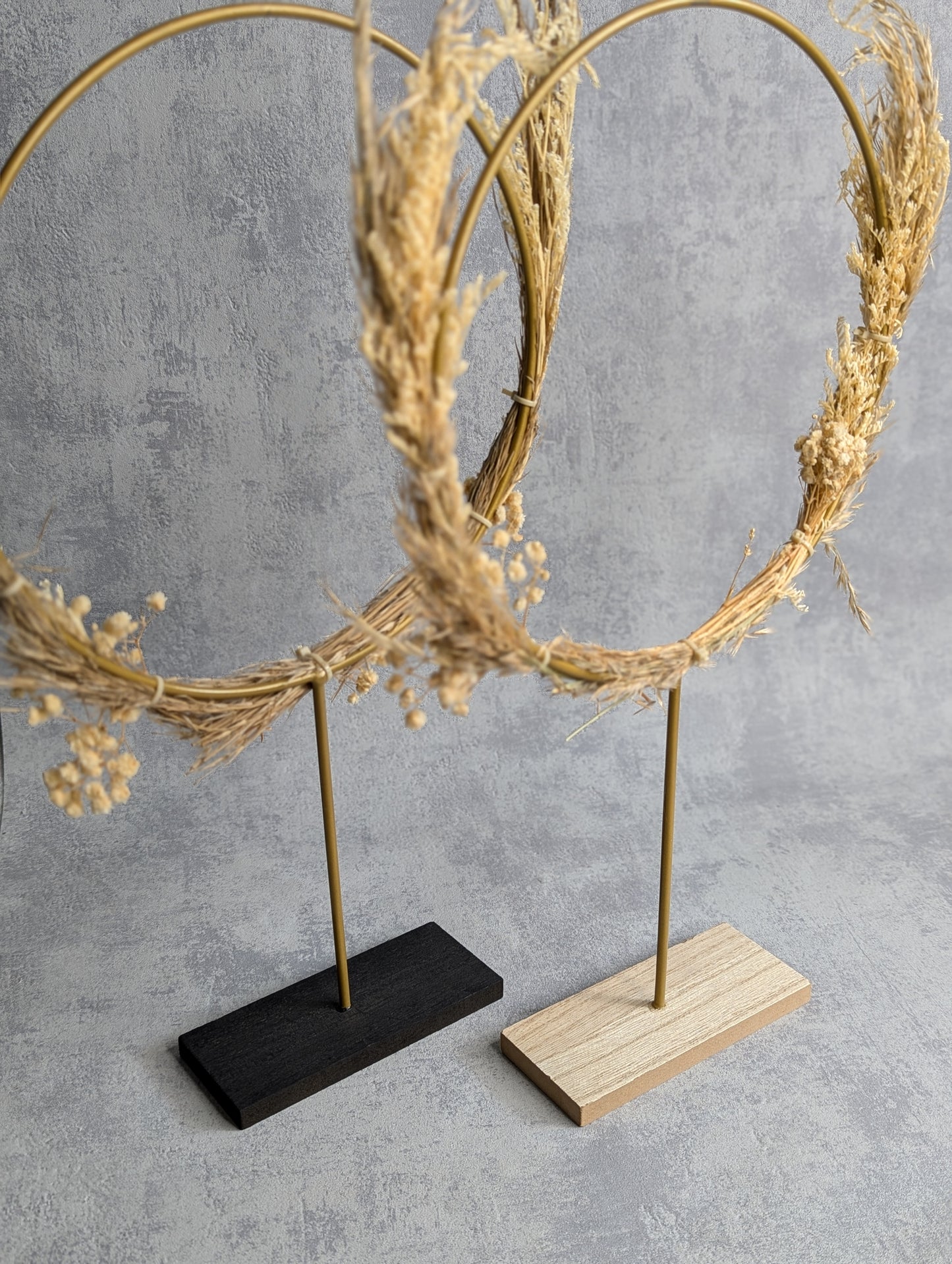 Personalisierter Willkommensring – Holz-Dekoration mit Trockenblumen