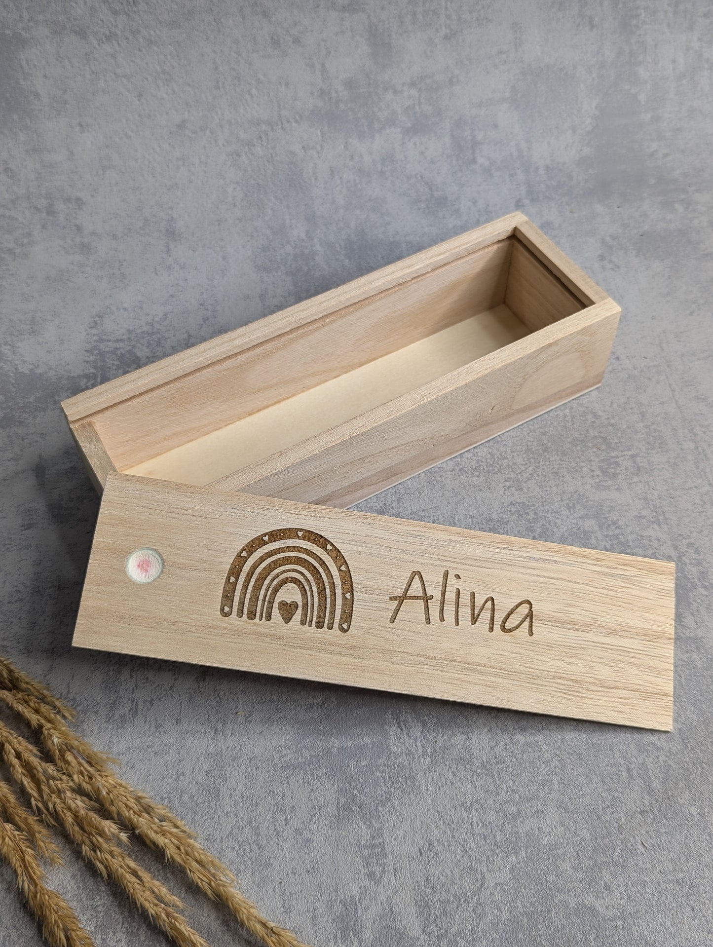 Stiftebox aus Holz personalisiert - Die Bildschneiderei
