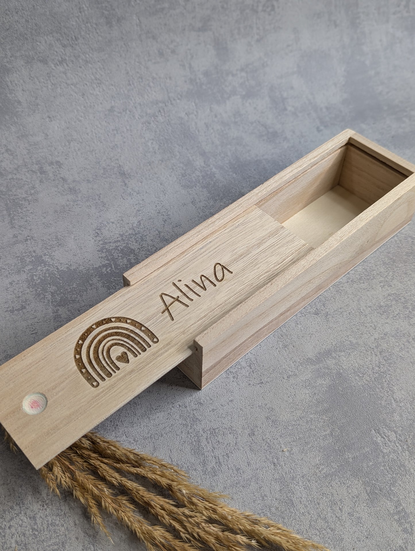 Stiftebox aus Holz personalisiert - Die Bildschneiderei