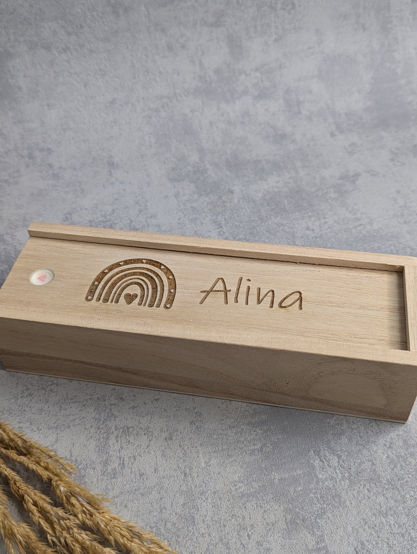 Stiftebox aus Holz personalisiert - Die Bildschneiderei
