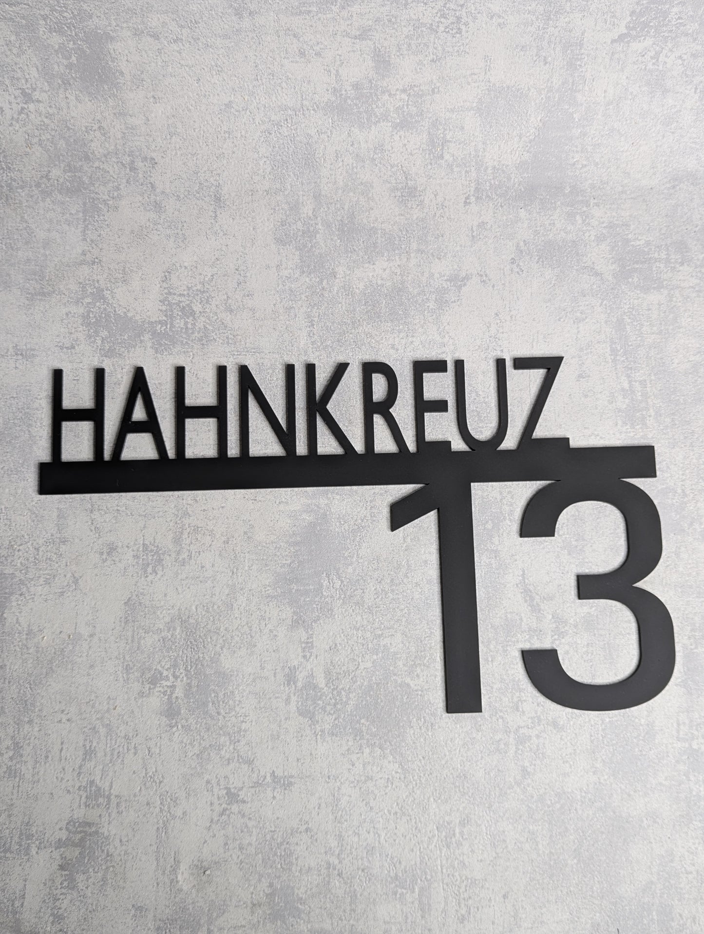Hausnummer mit Straßennamen