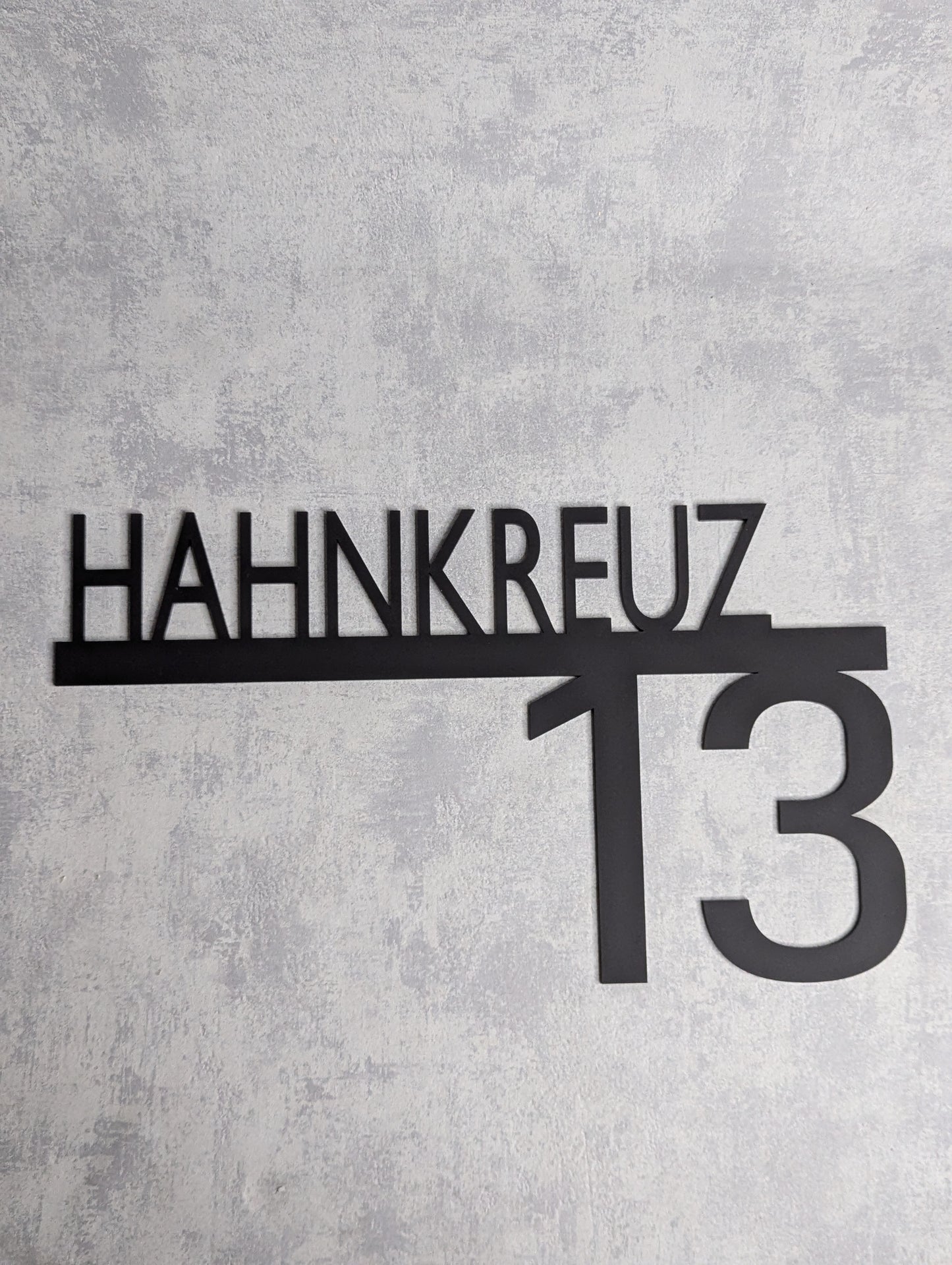 Hausnummer mit Straßennamen