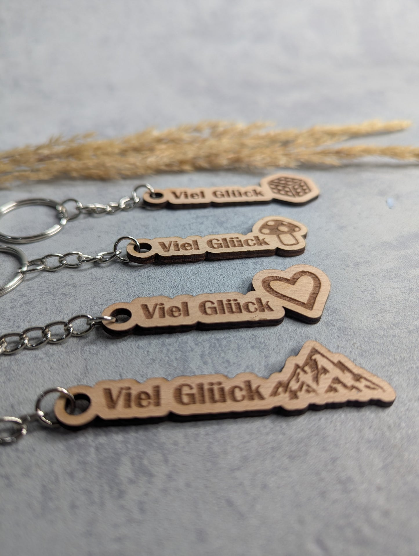 Glücksbringer Schlüsselanhänger aus Buchenholz - verschiedene Motive - Die Bildschneiderei