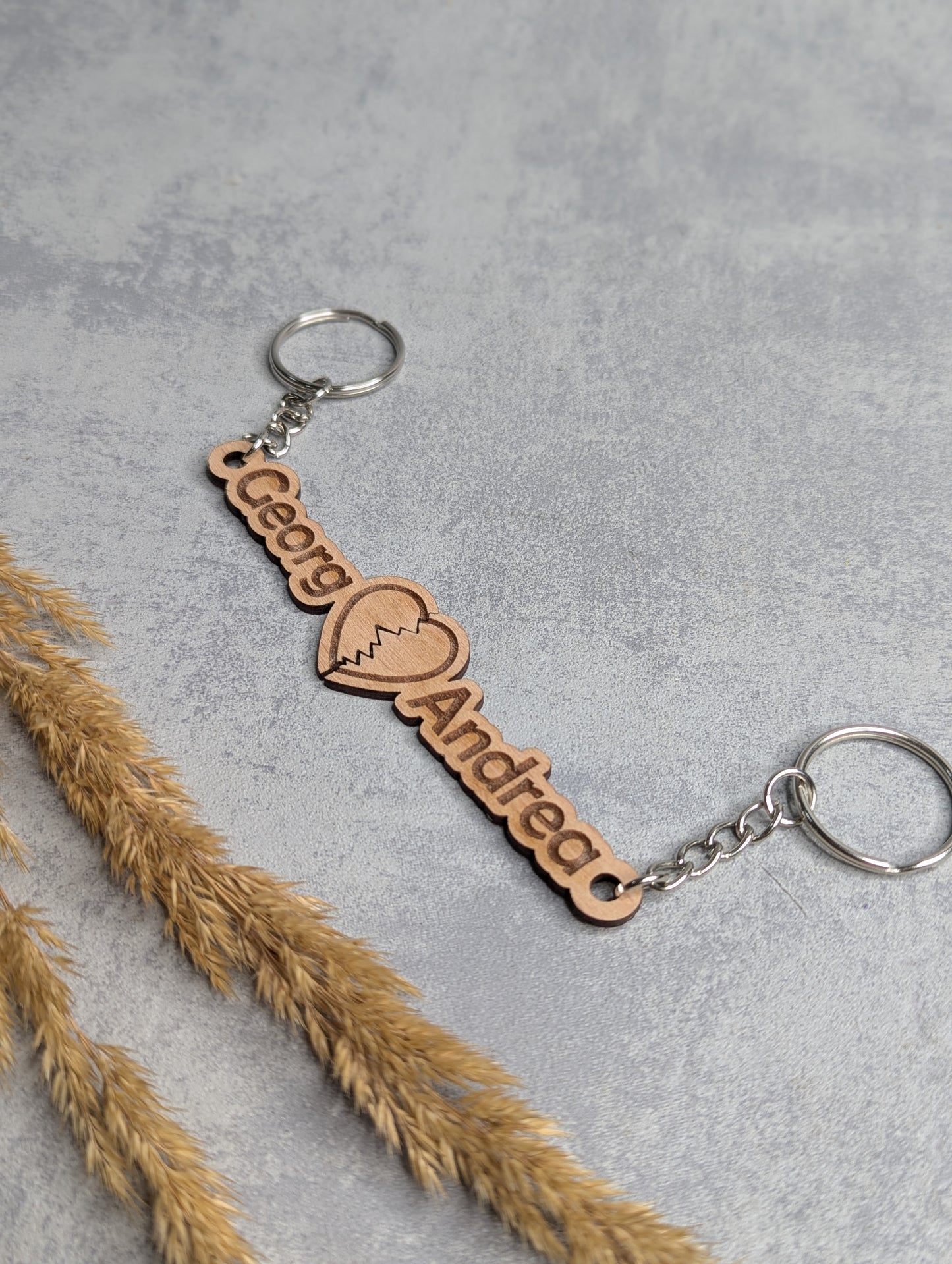 Schlüsselanhänger Herz mit 2 Namen personalisiert - Die Bildschneiderei