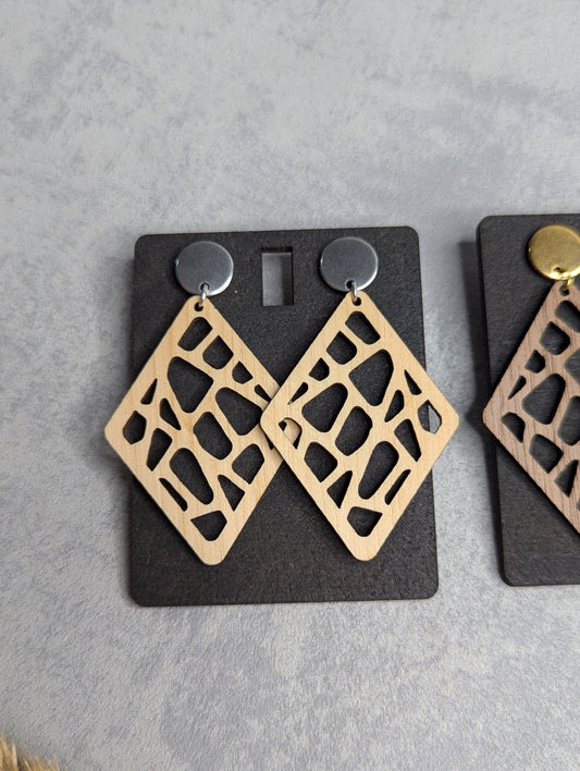 Holzohrringe Zirbe/Nuss - Die Bildschneiderei