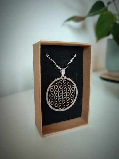 Halskette Blume des Lebens aus Nussholz - Die Bildschneiderei