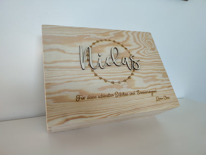 Personalisierte Erinnerungskiste aus Holz - Die Bildschneiderei