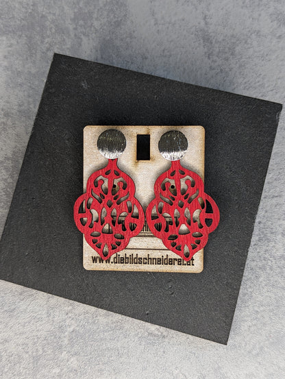 Handgefertigte Holzohrringe mit farbigen Ornamenten - Die Bildschneiderei