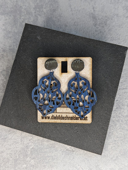 Handgefertigte Holzohrringe mit farbigen Ornamenten - Die Bildschneiderei