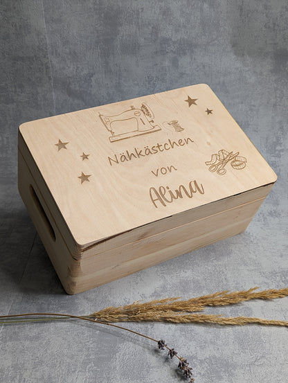 Personalisiertes Nähkästchen aus Holz - Die Bildschneiderei