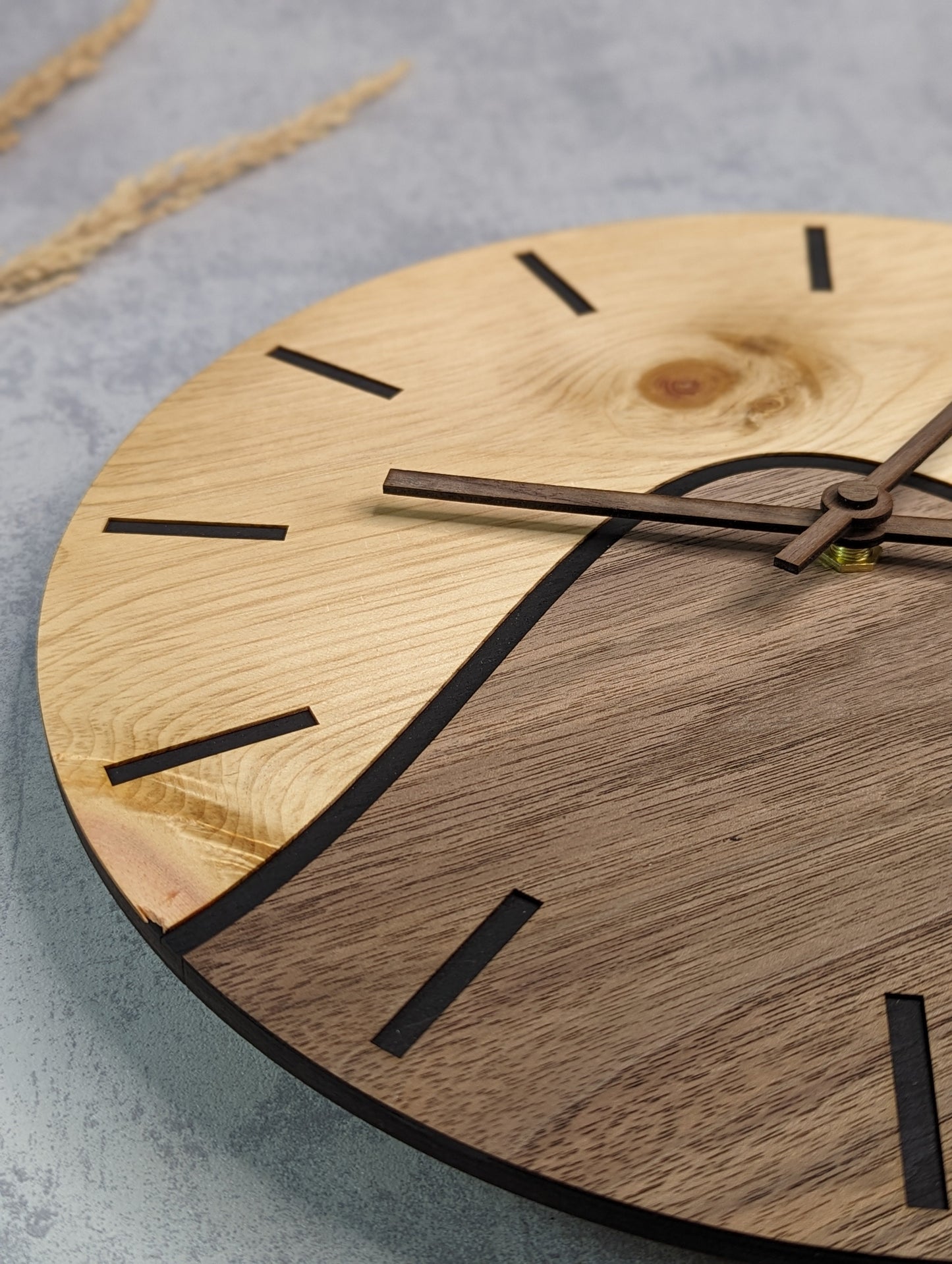 Wanduhr aus Holz 30 cm (konfigurierbar)