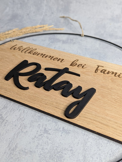 Personalisiertes Türschild aus Holz und Metall 30/40cm - Die Bildschneiderei
