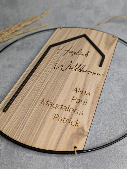 Personalisierte Holzdeko mit Lasergravur – Willkommenstafel mit Familiennamen