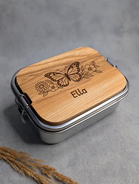 Geschlossene Edelstahl-Lunchbox mit Schmetterling mit Blumen-Motiv und Beispielname Ella in Patrick Hand