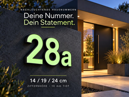 Nachleuchtende Hausnummer 28a mit schwarzem Rand am modernen Hauseingang – 14, 19 und 24 cm