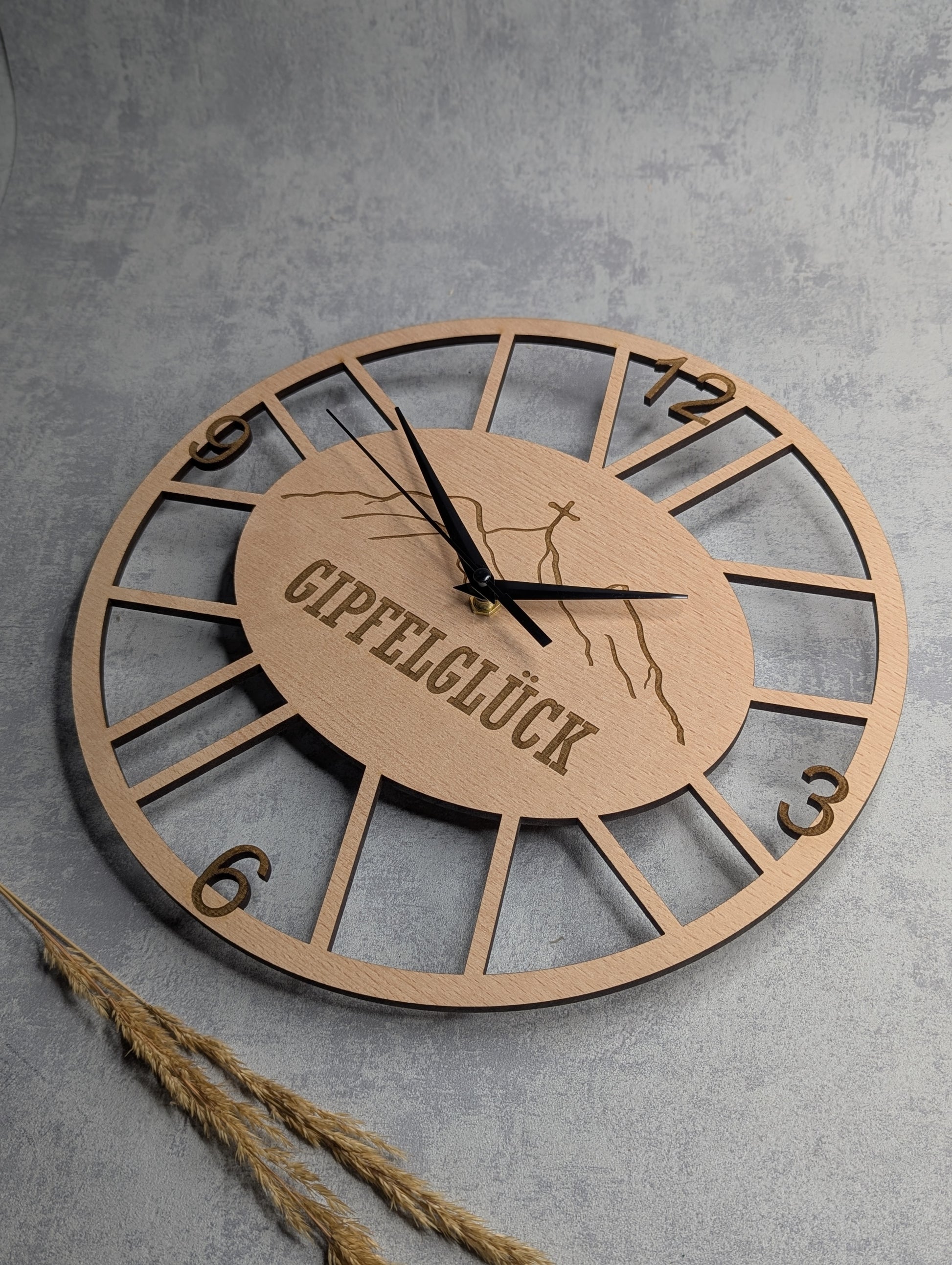 Wanduhr Gipfelglück - Die Bildschneiderei