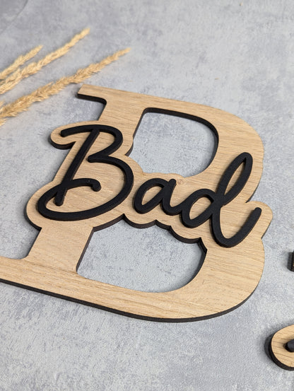 Holz Türschild mit Buchstabe & Schriftzug – Personalisierte Raumbeschriftung - Die Bildschneiderei