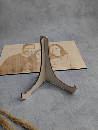 Personalisierter Fotoaufsteller aus Holz - Lasergraviertes Foto