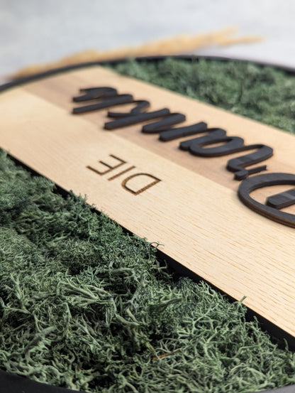 Personalisiertes Türschild mit echtem Moos - Die Bildschneiderei