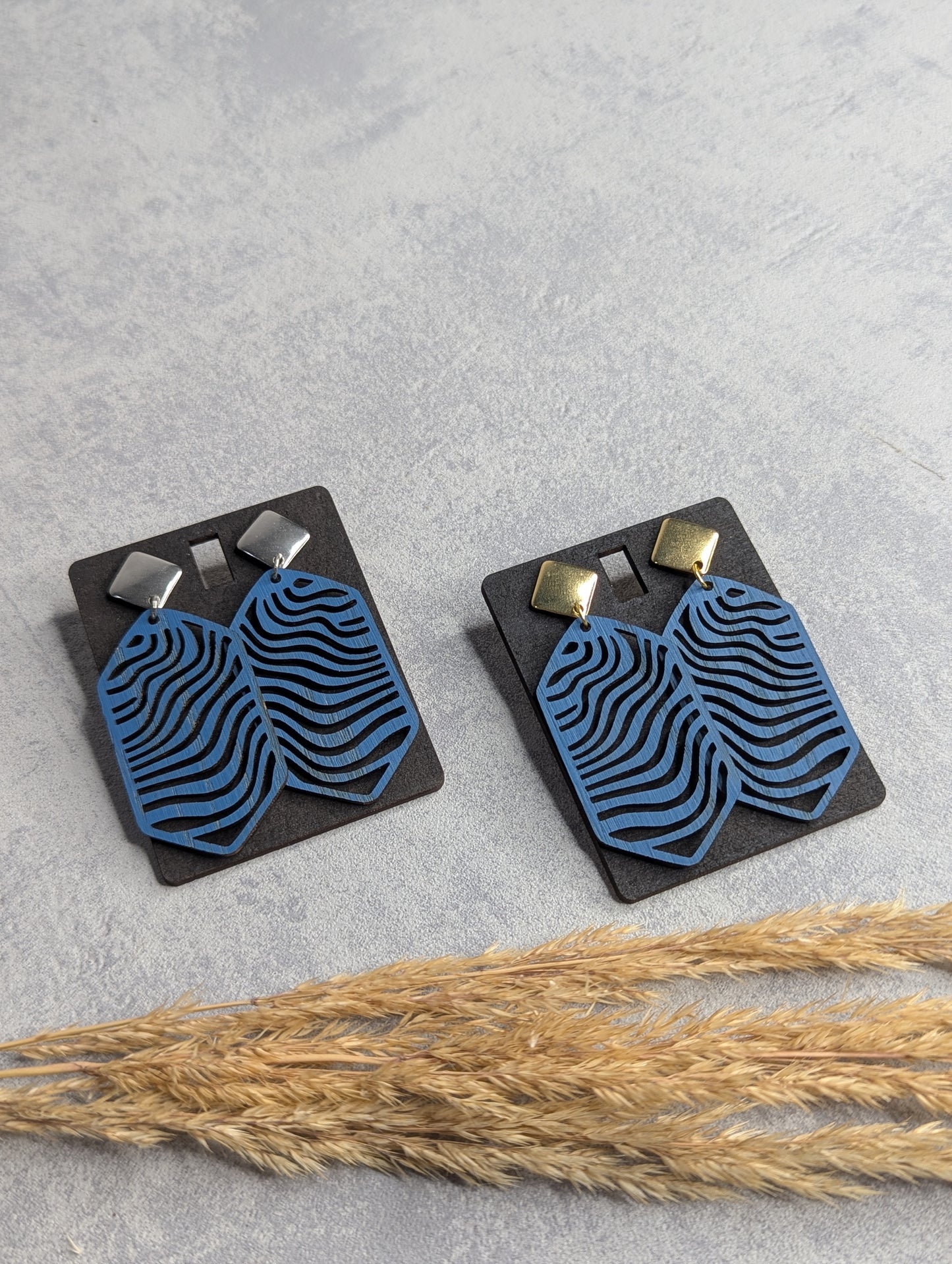 Ohrringe Tropfen Eichenholz Blau