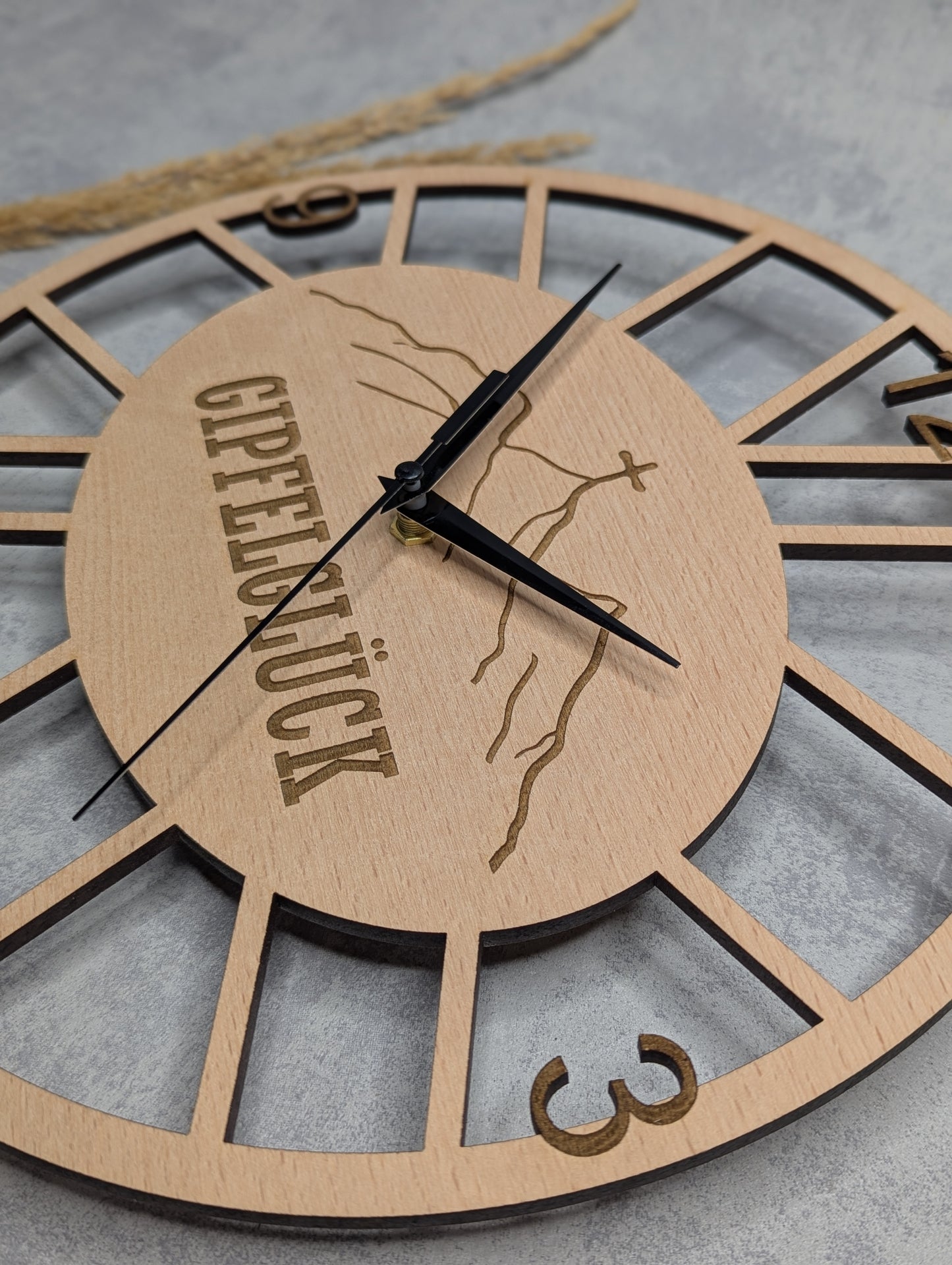 Wanduhr Gipfelglück - Die Bildschneiderei