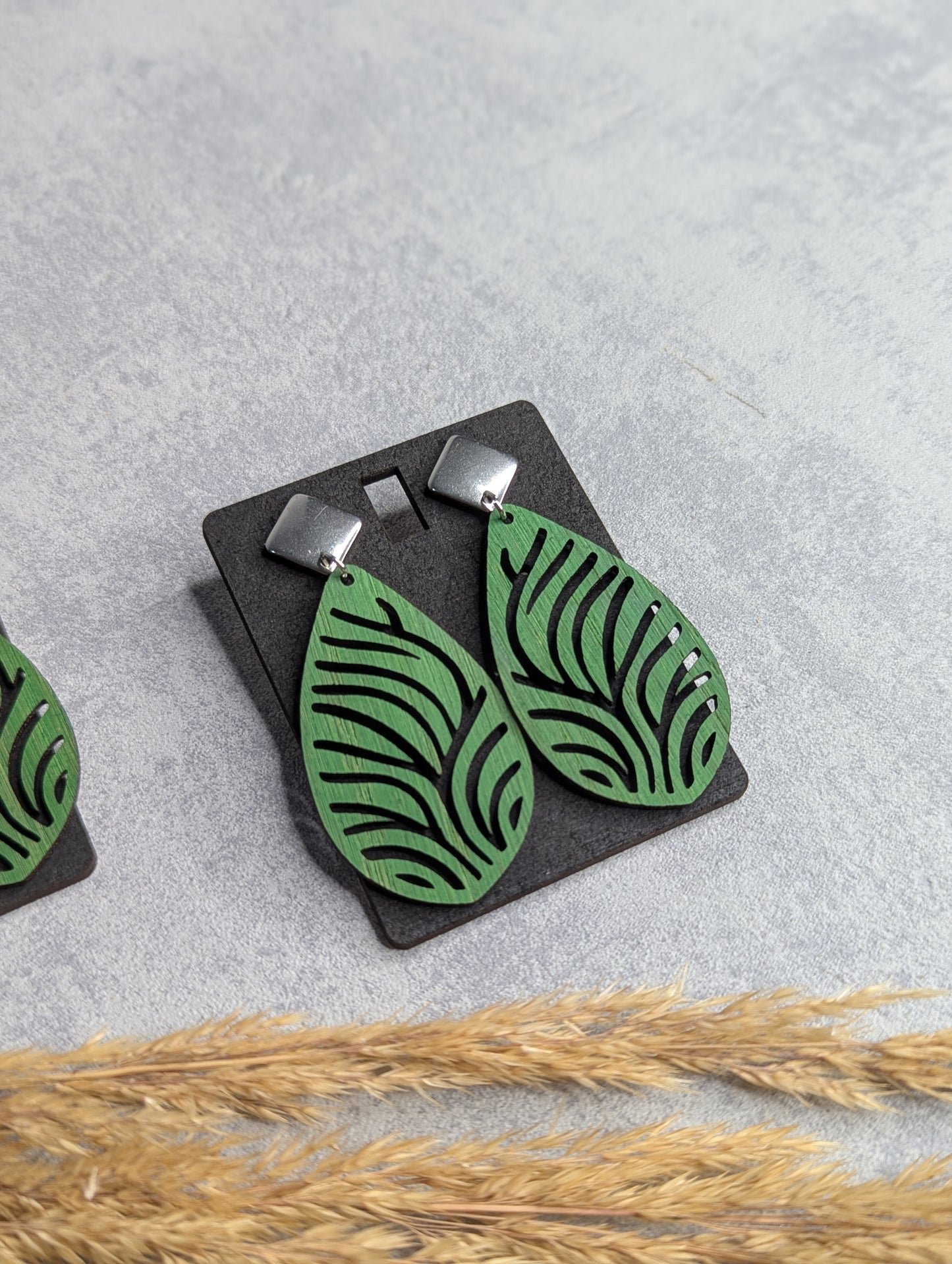 Ohrringe Tropfen Eichenholz Grün